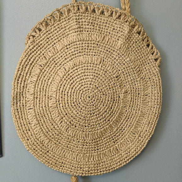Round Woven Straw Wicker Purse with Tassle - Picture 2 of 5